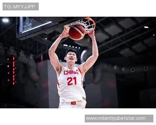 胡金秋半场表现出色6投4中贡献8分2篮板助力球队稳定发挥