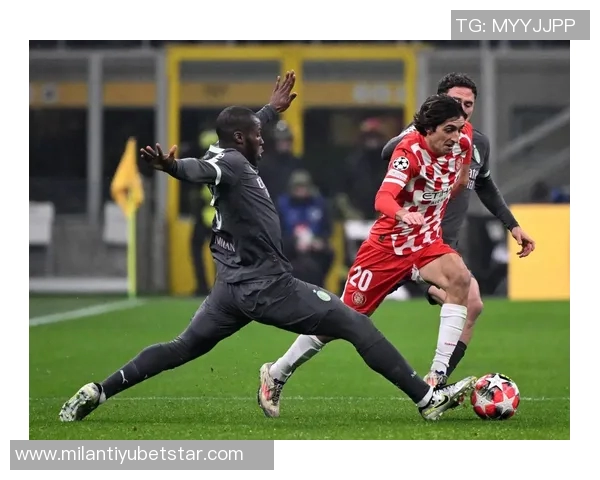 费耶诺德欧联杯比赛因恶劣天气推迟至明晨三点开球